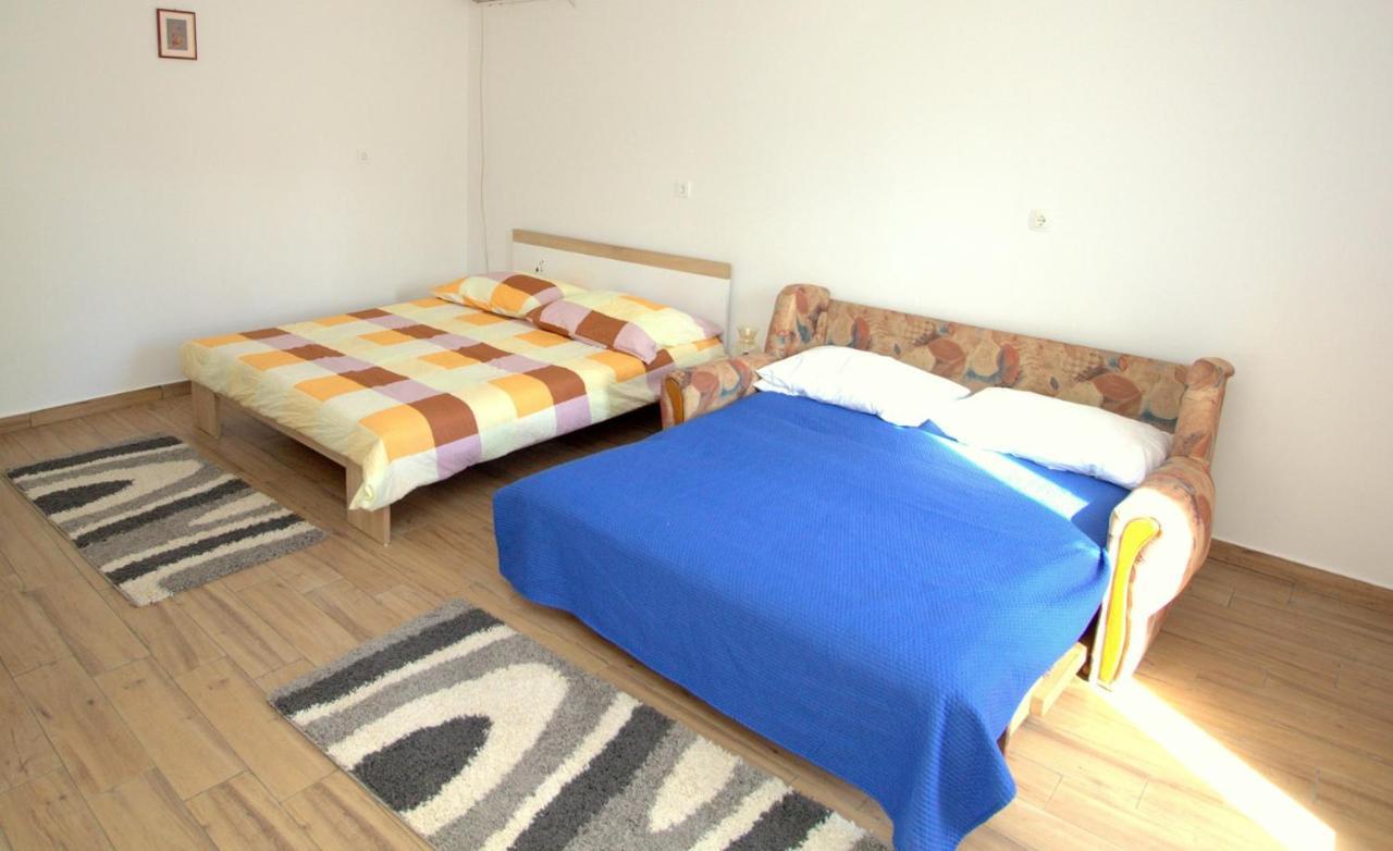 Apartmani Loli Ugljan Ngoại thất bức ảnh