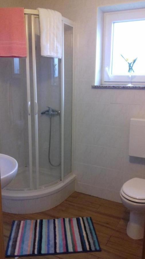 Apartmani Loli Ugljan Ngoại thất bức ảnh