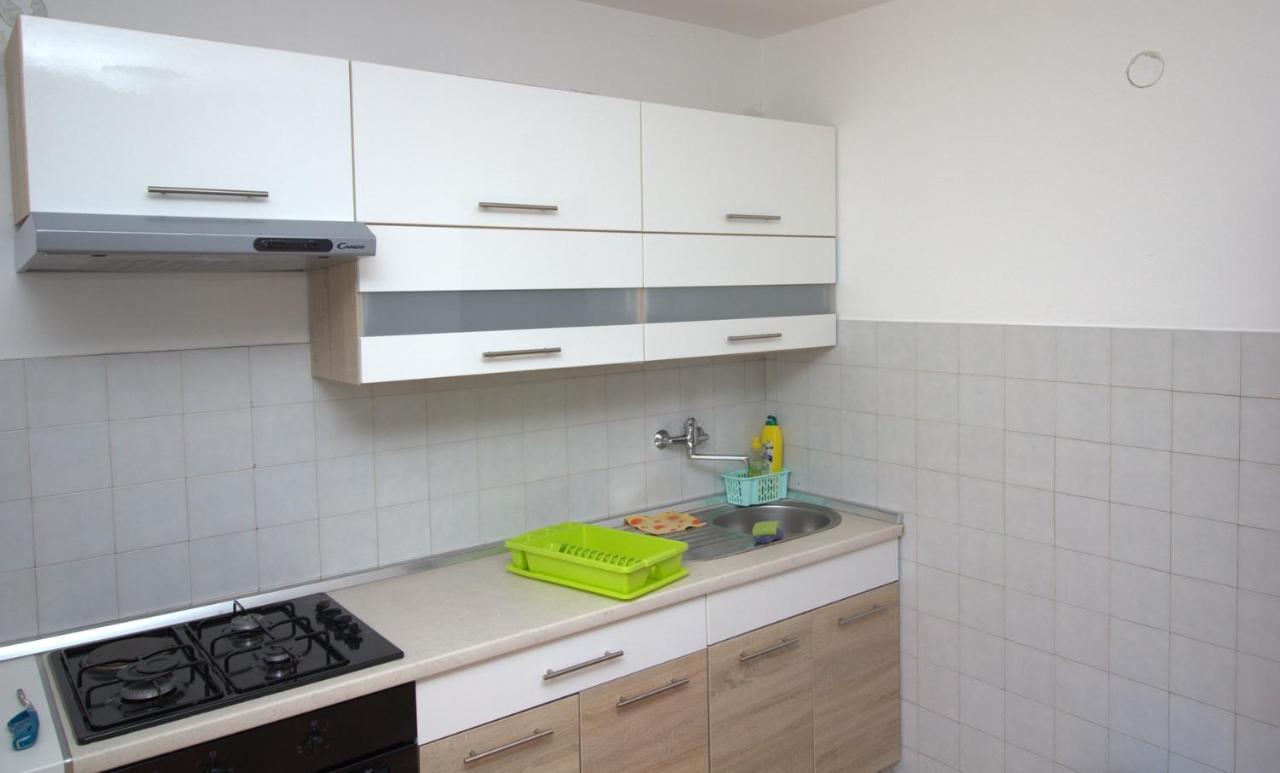 Apartmani Loli Ugljan Ngoại thất bức ảnh
