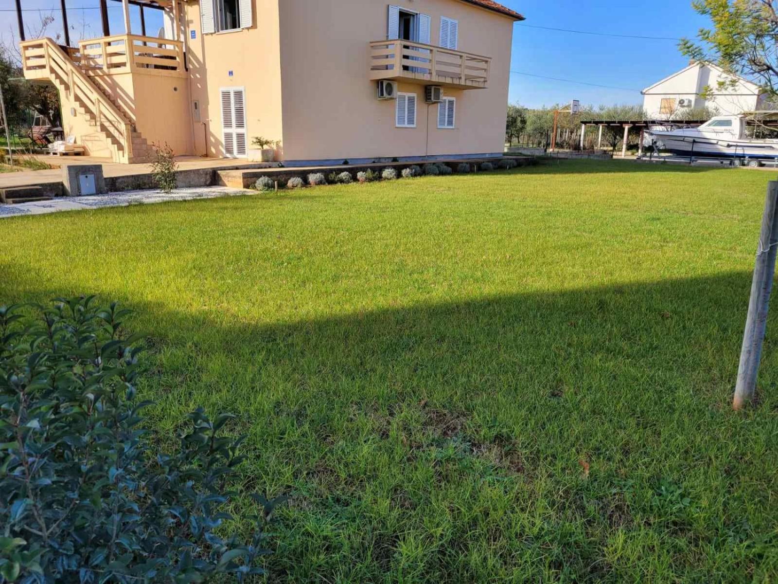 Apartmani Loli Ugljan Ngoại thất bức ảnh